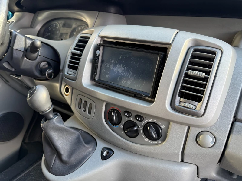 Nissan Primastar 8-местен Климатик , снимка 11 - Бусове и автобуси - 52379738