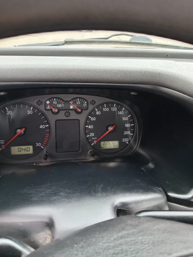 VW T4 2.5 дизел 90 коня , снимка 8 - Бусове и автобуси - 52868360