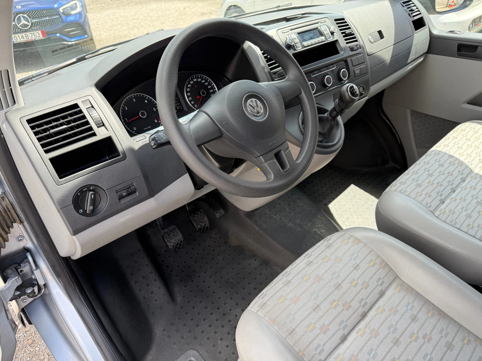 VW T5 2.0tdi 4Motion/Клима/9-местен/157х.км./ЩВЕЙЦАРИЯ, снимка 17 - Бусове и автобуси - 54571335