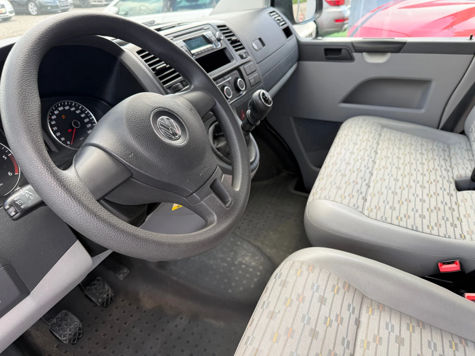 VW T5 2.0tdi 4Motion/Клима/9-местен/157х.км./ЩВЕЙЦАРИЯ, снимка 10 - Бусове и автобуси - 54571335