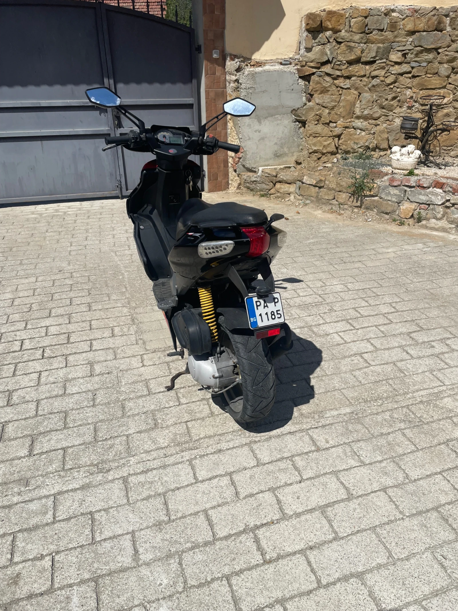 Aprilia 50 SR, снимка 5 - Мотоциклети и мототехника - 55672534