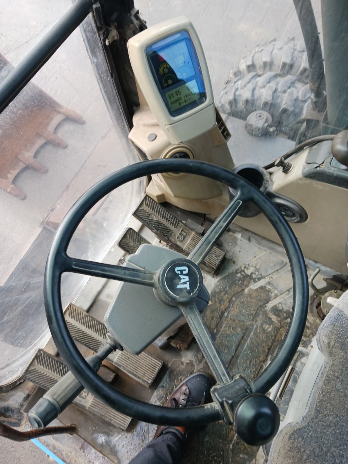  Cat M313C | Mobile.bg   12