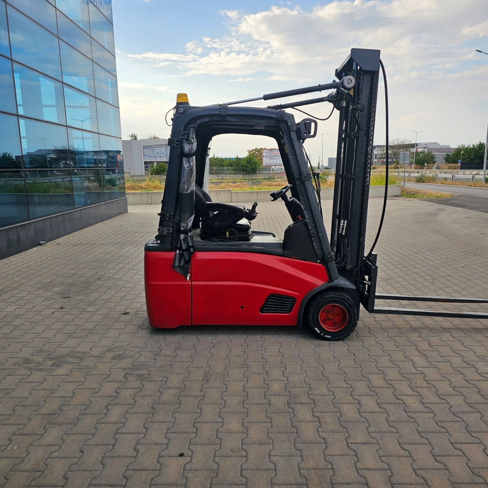 Електрокар Linde E20 Bateria 2023, снимка 6 - Индустриална техника - 55466403