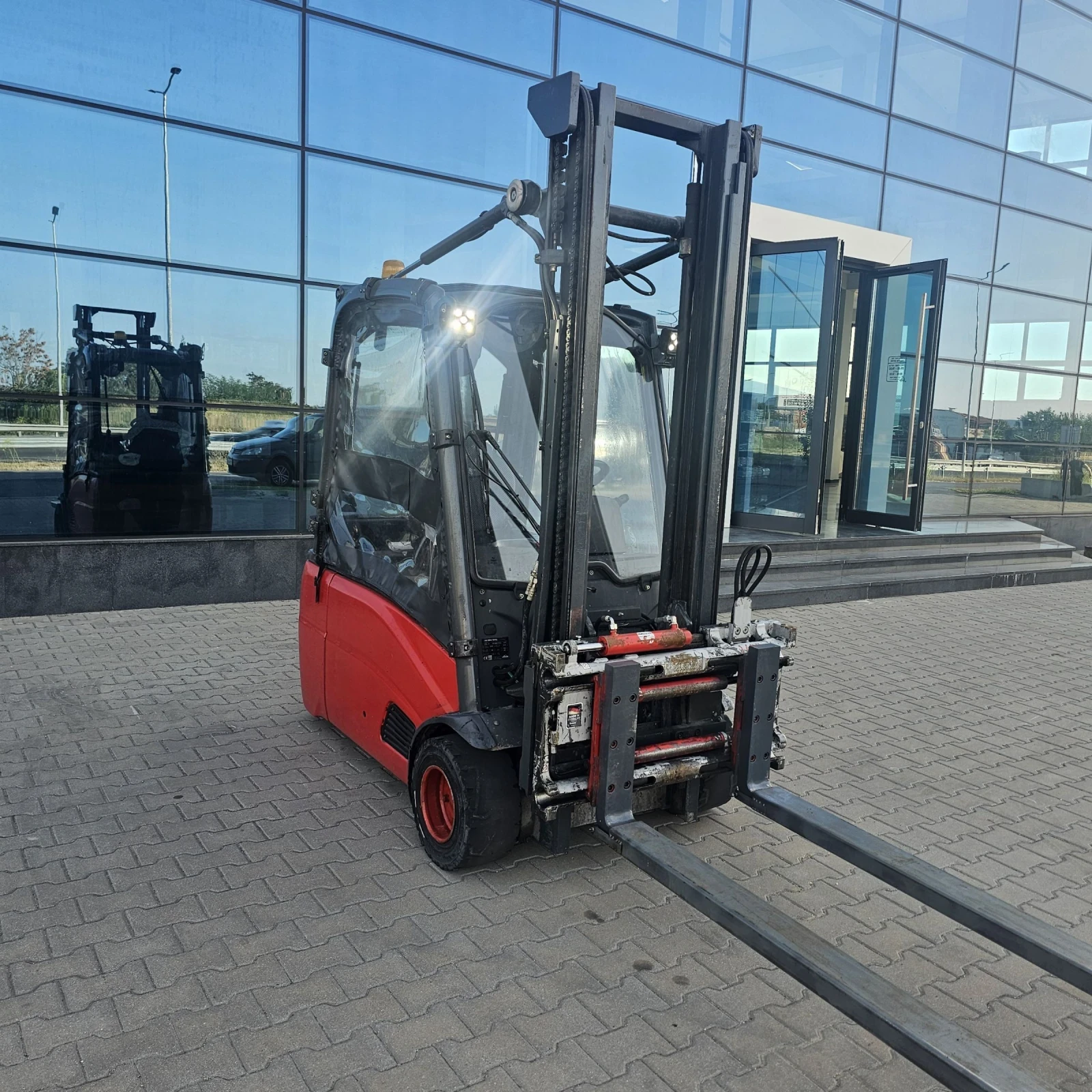 Електрокар Linde E20 Bateria 2023, снимка 3 - Индустриална техника - 55466403