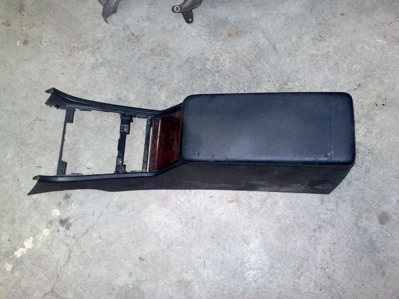 Подлакътник за Мерцедес C-класа 99г.