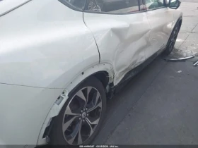 Ford Mustang Mach-E Premium AWD, снимка 8