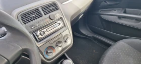 Fiat Punto 1.4i 8 Клапана * Клима* 4 вр., снимка 10