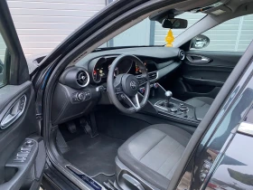 Alfa Romeo Giulia 2.2D 150кс РЪЧНИ СКОРОСТИ СЕРВИЗИ, снимка 12