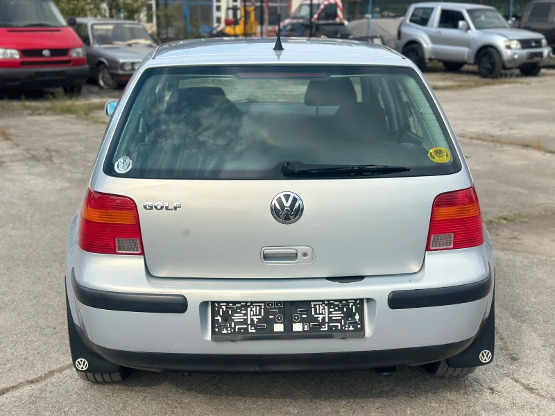VW Golf 1.4I-75кс, снимка 6 - Автомобили и джипове - 51373224