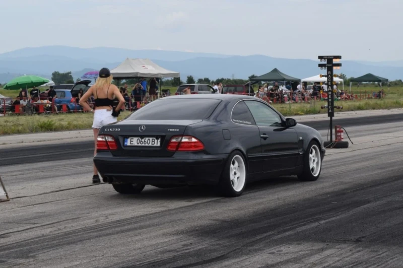 Mercedes-Benz CLK 230 , снимка 7 - Автомобили и джипове - 51542476