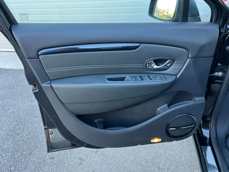 Renault Scenic 1.5DCI KEY LESS START STOPNAVI KLIMATRONIK EVRO 5B, снимка 12 - Автомобили и джипове - 52003547