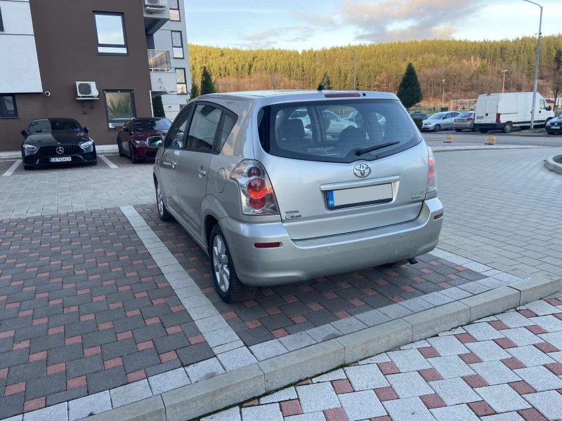 Toyota Corolla verso 2.0 D-4D 116 к.с., снимка 2 - Автомобили и джипове - 52616598