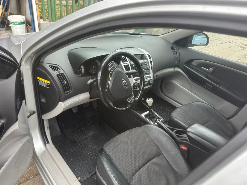Kia Ceed 2.0 crdi 16v 6скорости, снимка 6 - Автомобили и джипове - 52800806