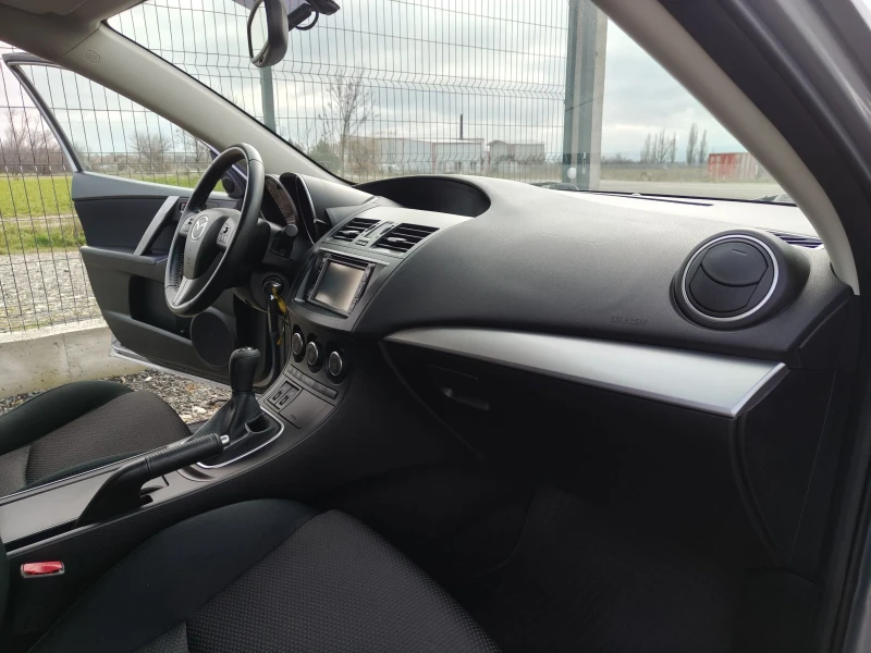 Mazda 3 2.2D 150, снимка 15 - Автомобили и джипове - 52886101