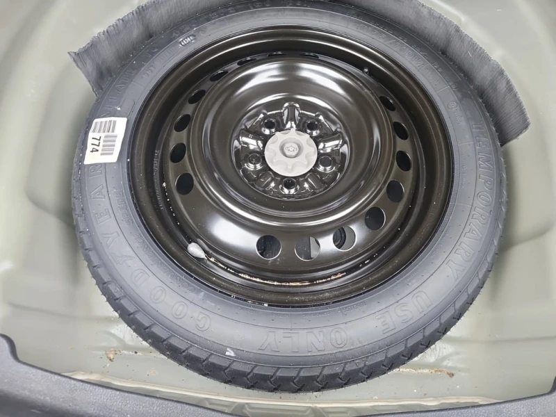 Toyota Camry SE  CARFAX, снимка 14 - Автомобили и джипове - 53457440