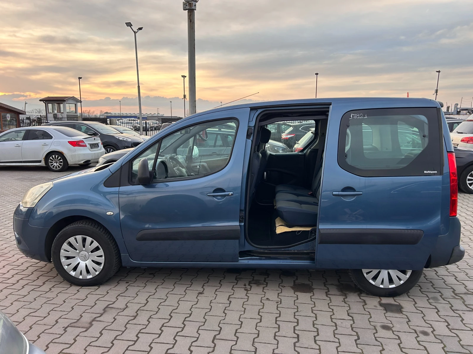 Citroen Berlingo 1.6HDI Multispace 4+ 1 EURO 4 - изображение 10