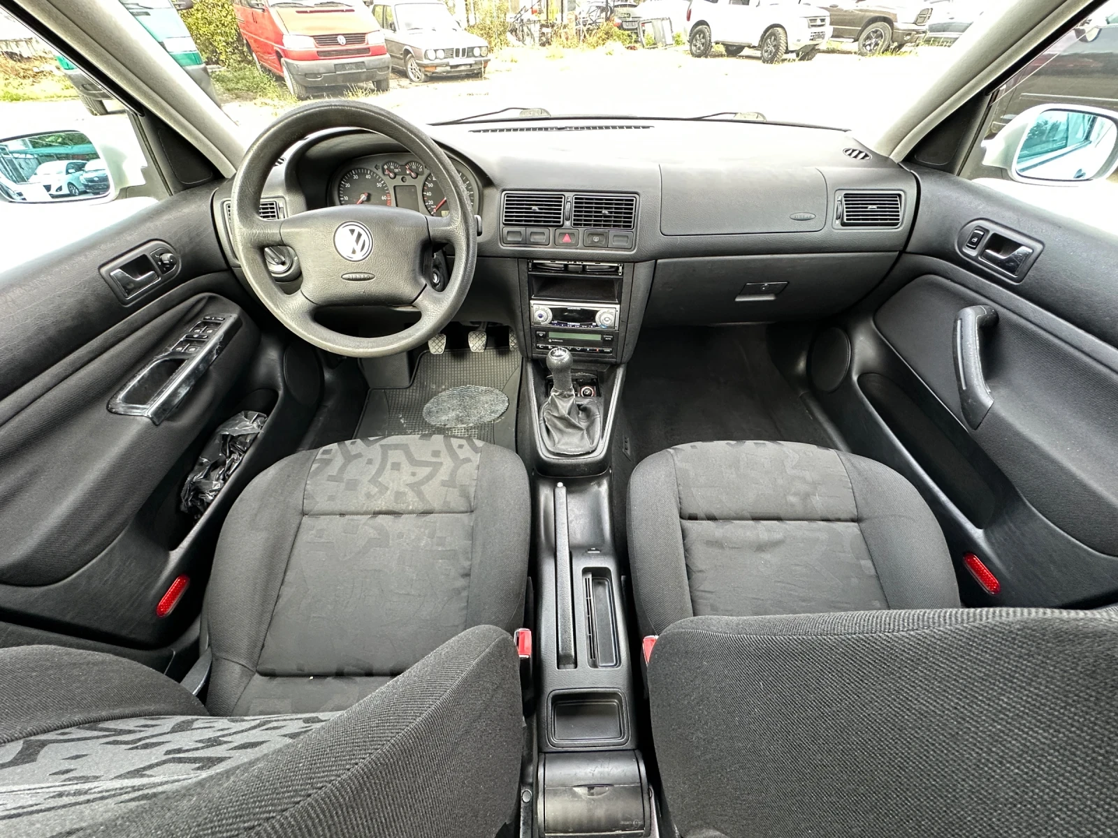 VW Golf 1.4I-75кс - изображение 10