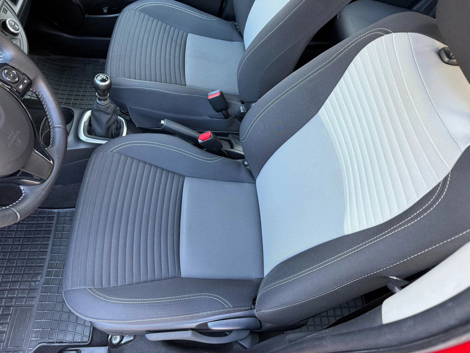 Toyota Yaris 1.5VVT-I* 6ск* СЕРВИЗНА КНИЖКА С ПЪЛНА ИСТОРИЯ - изображение 8