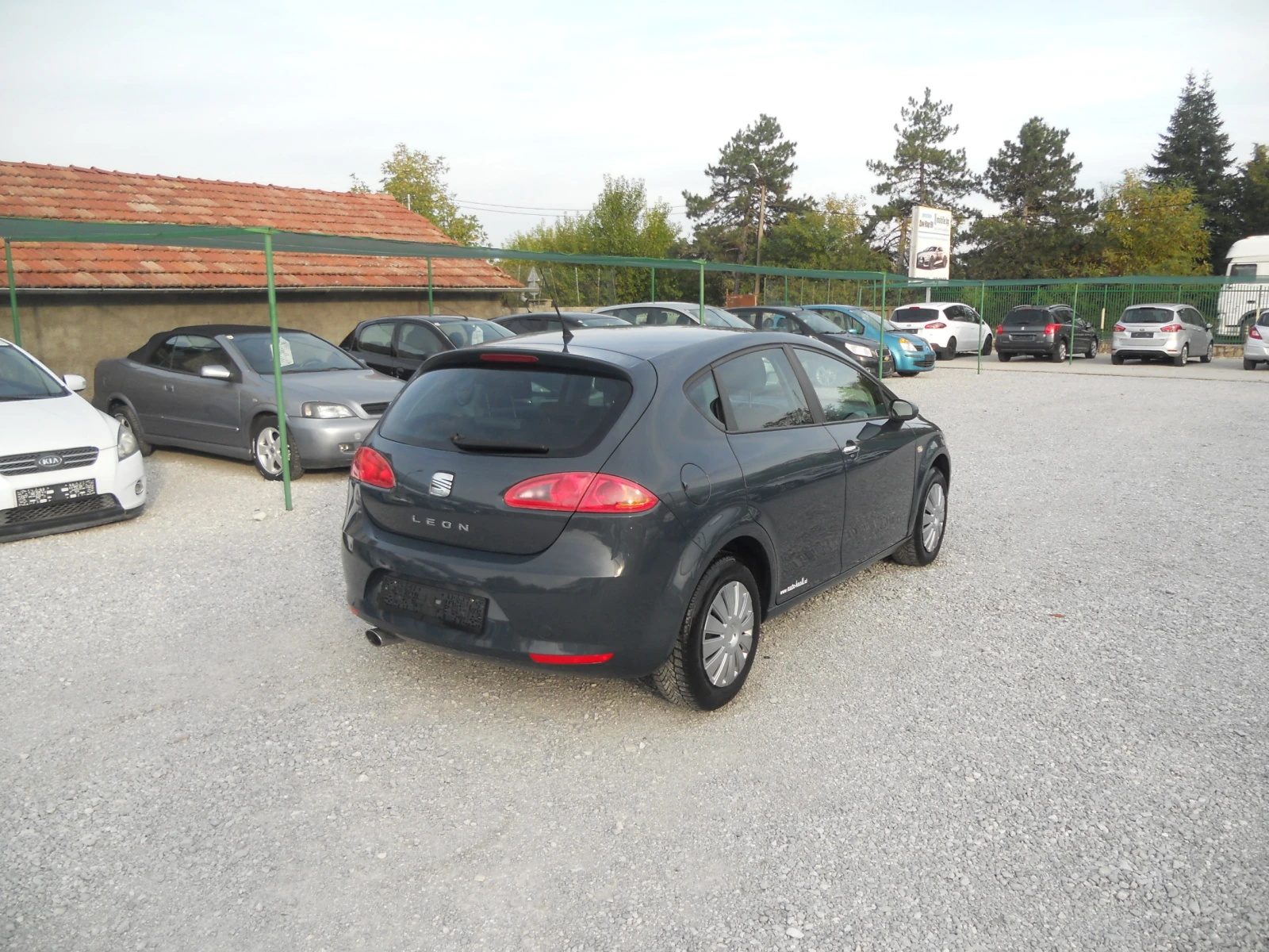 Seat Leon 1.4i ЛИЗИНГ!!!! РЕАЛНИ КИЛОМЕТРИ+ СЕРВИЗНА ИСТОРИЯ - изображение 4