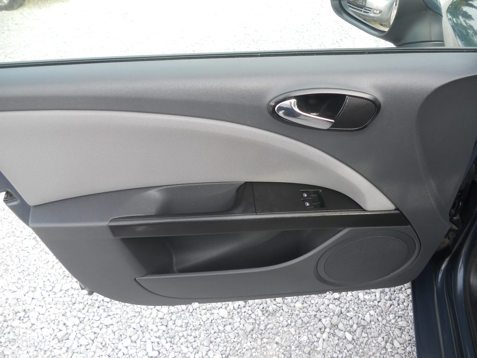 Seat Leon 1.4i ЛИЗИНГ!!!! РЕАЛНИ КИЛОМЕТРИ+ СЕРВИЗНА ИСТОРИЯ - изображение 9