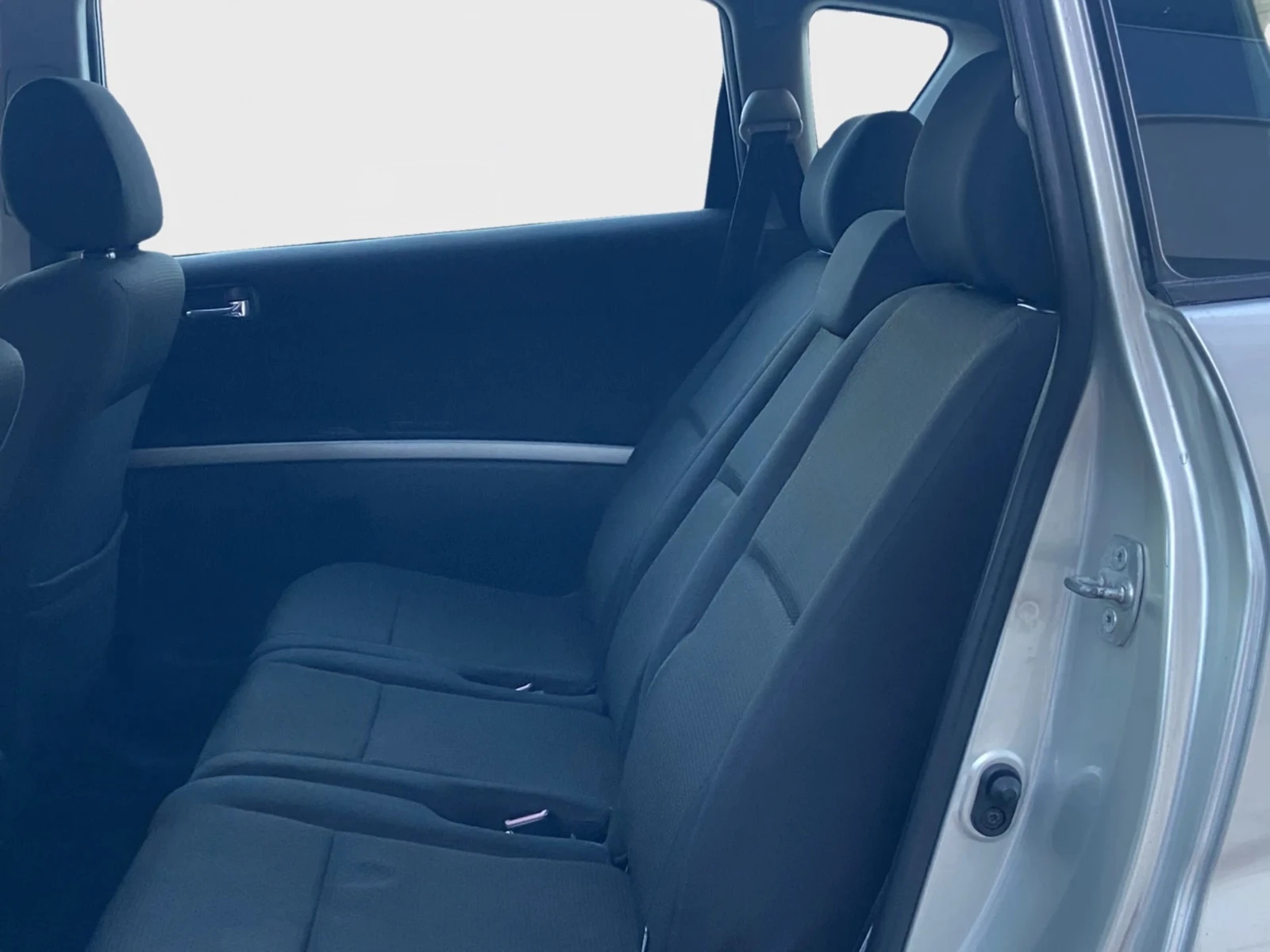 Toyota Corolla verso 2.0 D-4D 116 к.с. - изображение 7