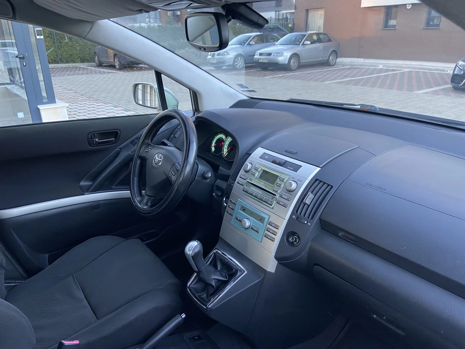 Toyota Corolla verso 2.0 D-4D 116 к.с. - изображение 6