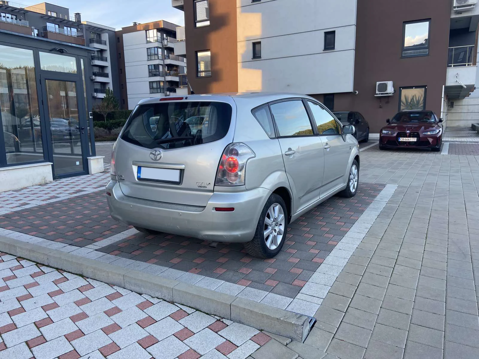 Toyota Corolla verso 2.0 D-4D 116 к.с. - изображение 4