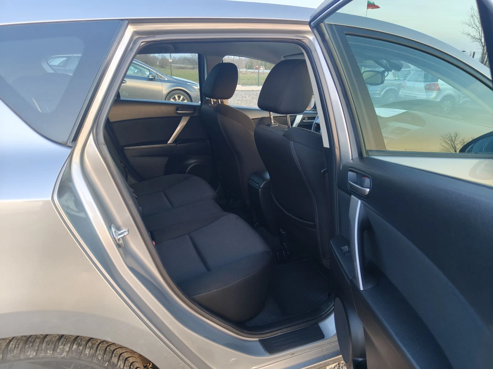 Mazda 3 2.2D 150 Navi FACELIFT, снимка 14 - Автомобили и джипове - 52886101