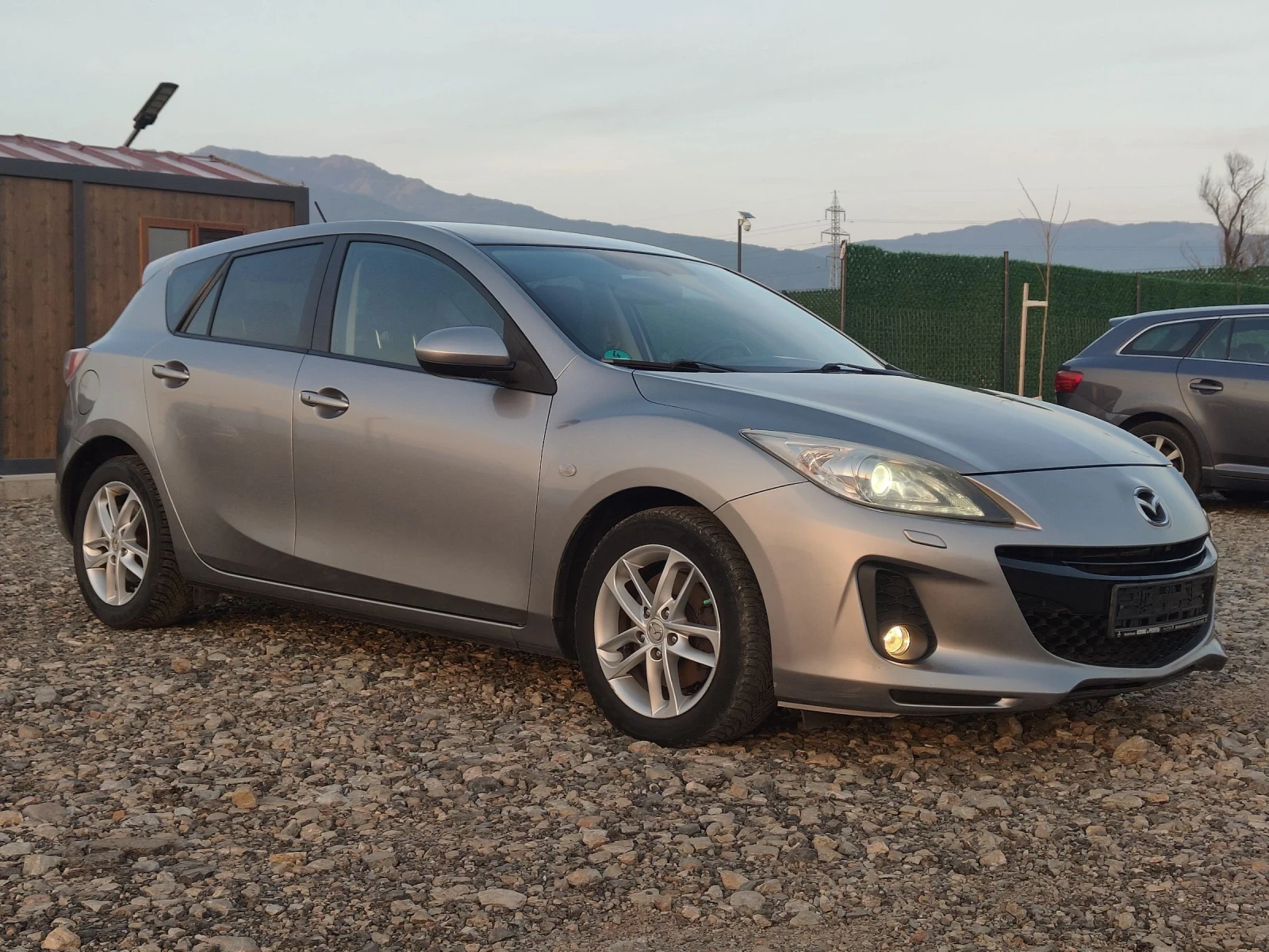 Mazda 3 2.2D 150 Navi FACELIFT, снимка 8 - Автомобили и джипове - 52886101
