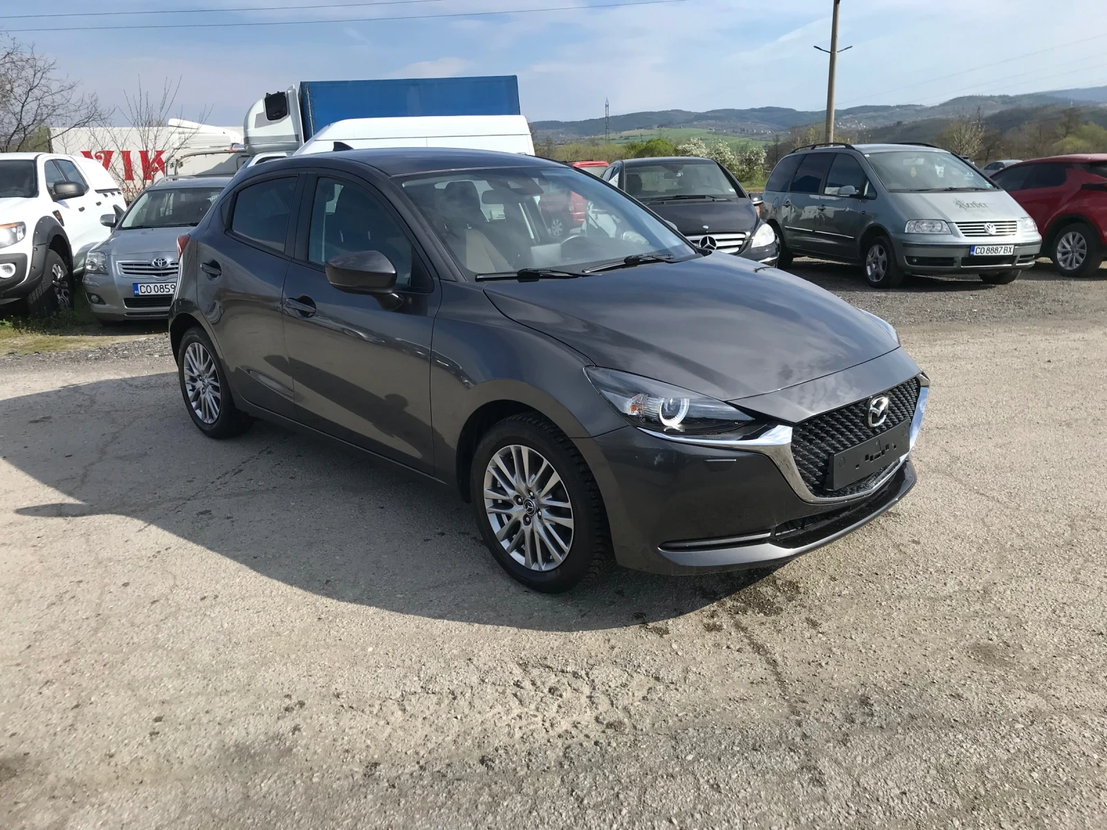Mazda 2 1.5I HYBRID , снимка 4 - Автомобили и джипове - 53575447