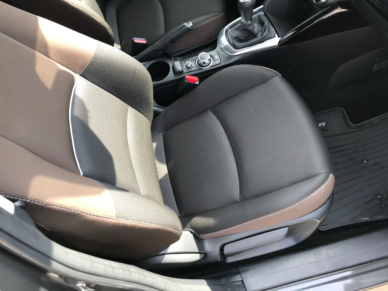 Mazda 2 1.5I HYBRID , снимка 7 - Автомобили и джипове - 53575447