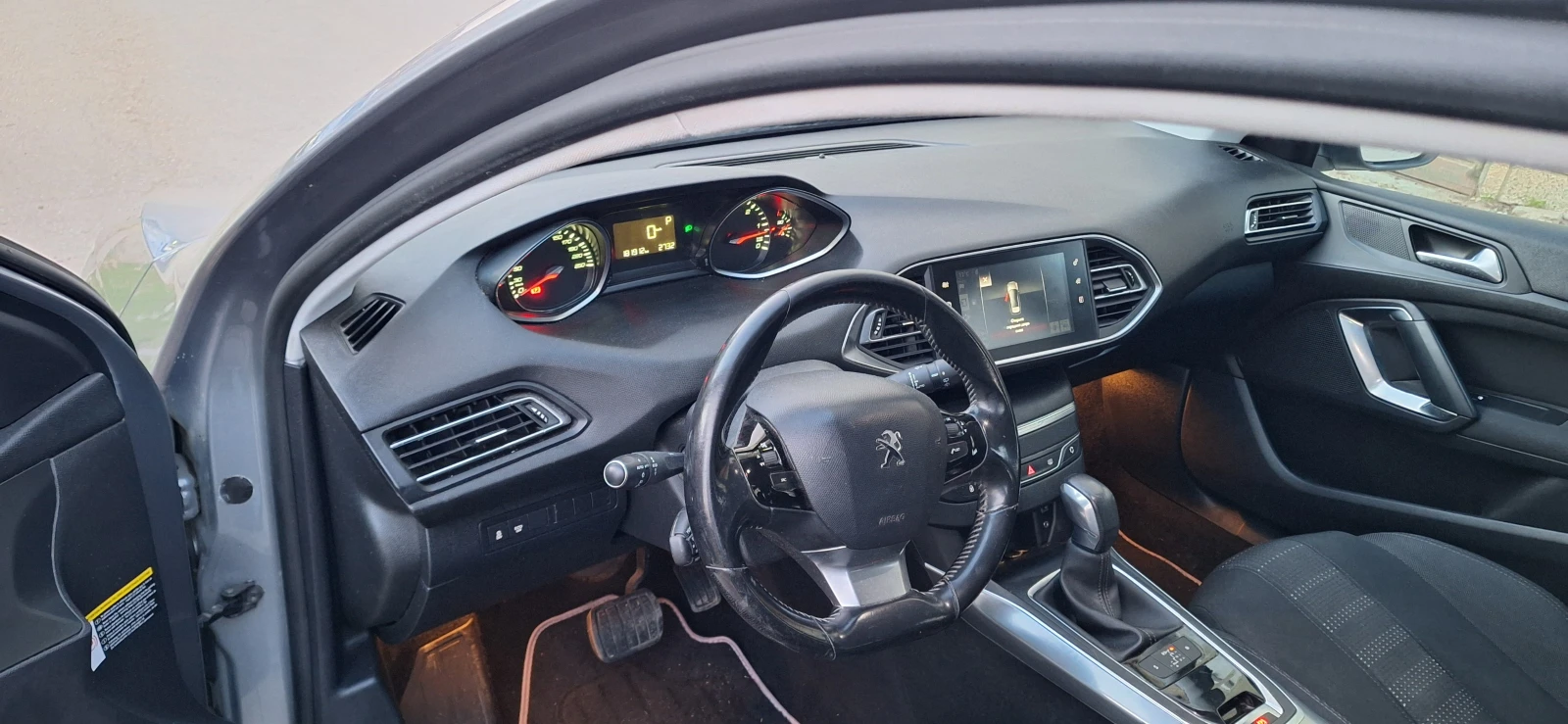 Peugeot 308 2.0HDI EURO 6, снимка 7 - Автомобили и джипове - 53989600