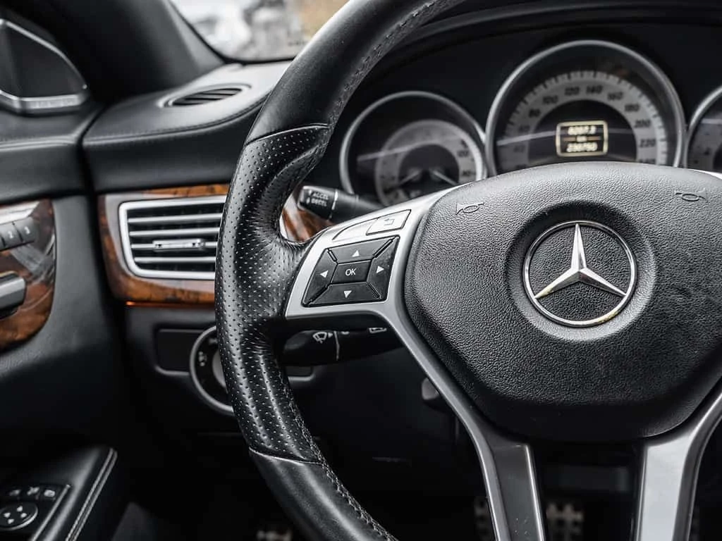 Mercedes-Benz CLS * 4dr Sdn 550 4MATIC * CARFAX * ЦЕНА ДО БГ, снимка 11 - Автомобили и джипове - 54043425