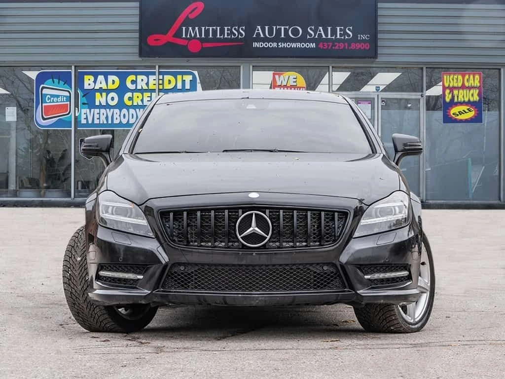 Mercedes-Benz CLS * 4dr Sdn 550 4MATIC * CARFAX * ЦЕНА ДО БГ, снимка 2 - Автомобили и джипове - 54043425