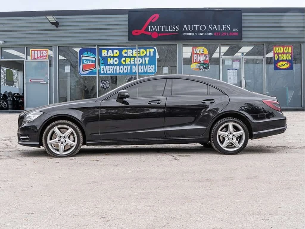 Mercedes-Benz CLS * 4dr Sdn 550 4MATIC * CARFAX * ЦЕНА ДО БГ, снимка 3 - Автомобили и джипове - 54043425