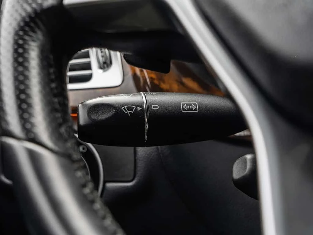 Mercedes-Benz CLS * 4dr Sdn 550 4MATIC * CARFAX * ЦЕНА ДО БГ, снимка 13 - Автомобили и джипове - 54043425