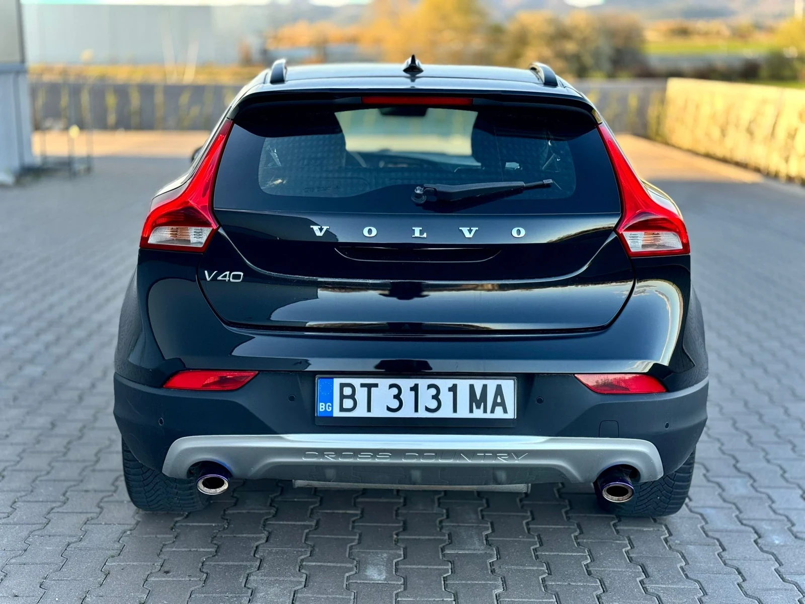 Volvo V40 Cross Country, снимка 6 - Автомобили и джипове - 54368897