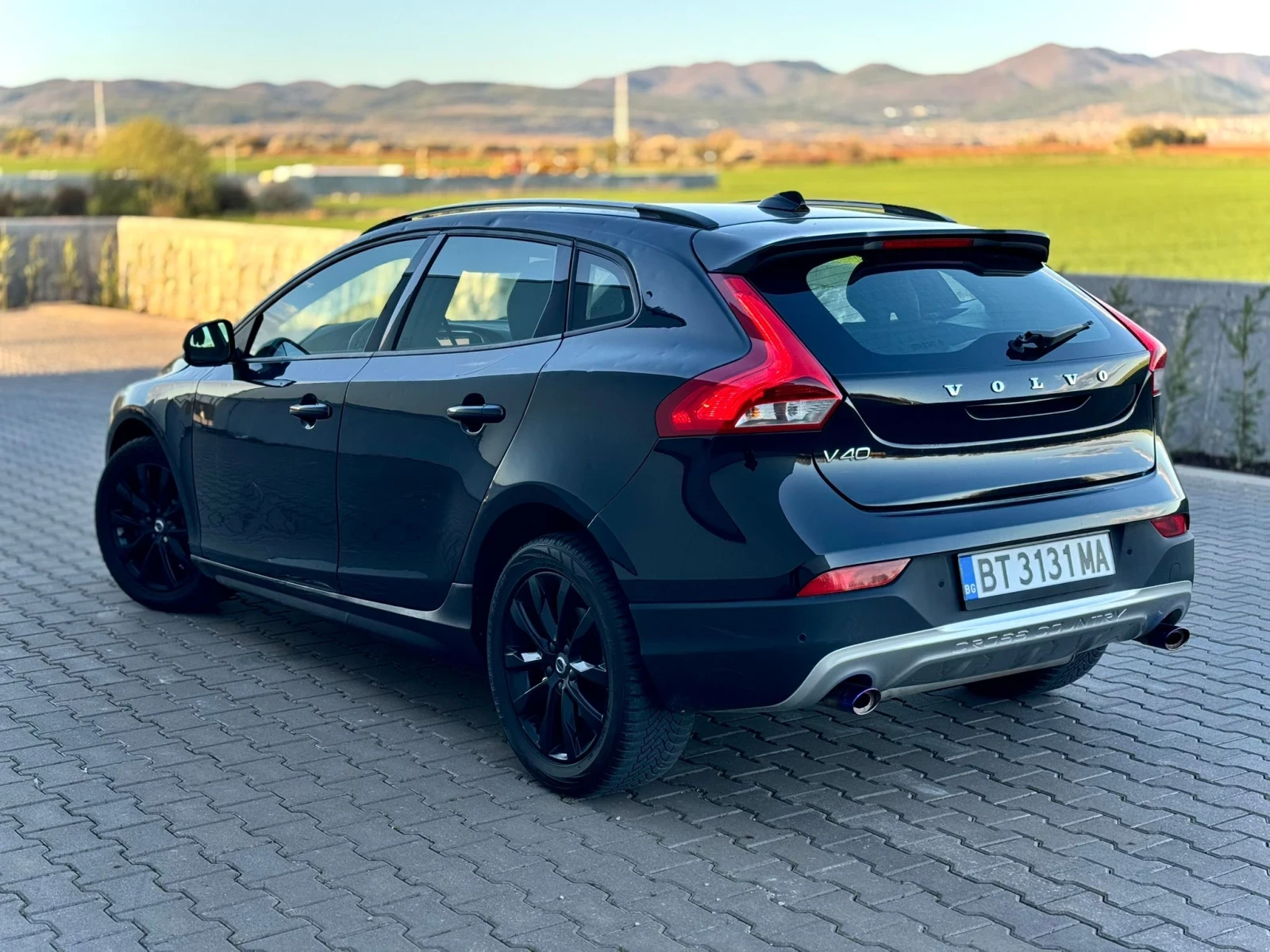 Volvo V40 Cross Country, снимка 5 - Автомобили и джипове - 54368897