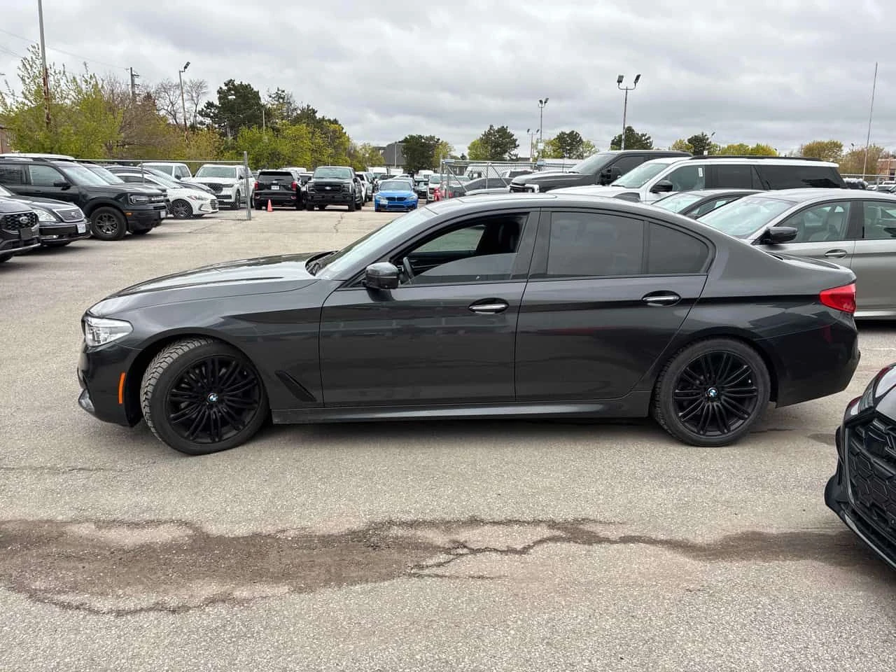 BMW 540 | DISTRONIC | 360 | ДВА КЛЮЧА | + ГУМИ | , снимка 2 - Автомобили и джипове - 54613507
