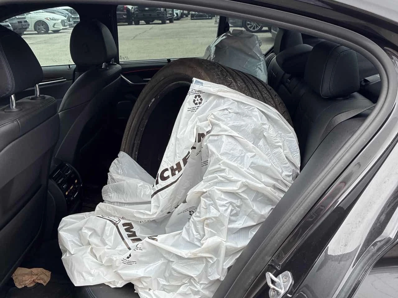 BMW 540 | DISTRONIC | 360 | ДВА КЛЮЧА | + ГУМИ | , снимка 12 - Автомобили и джипове - 54613507