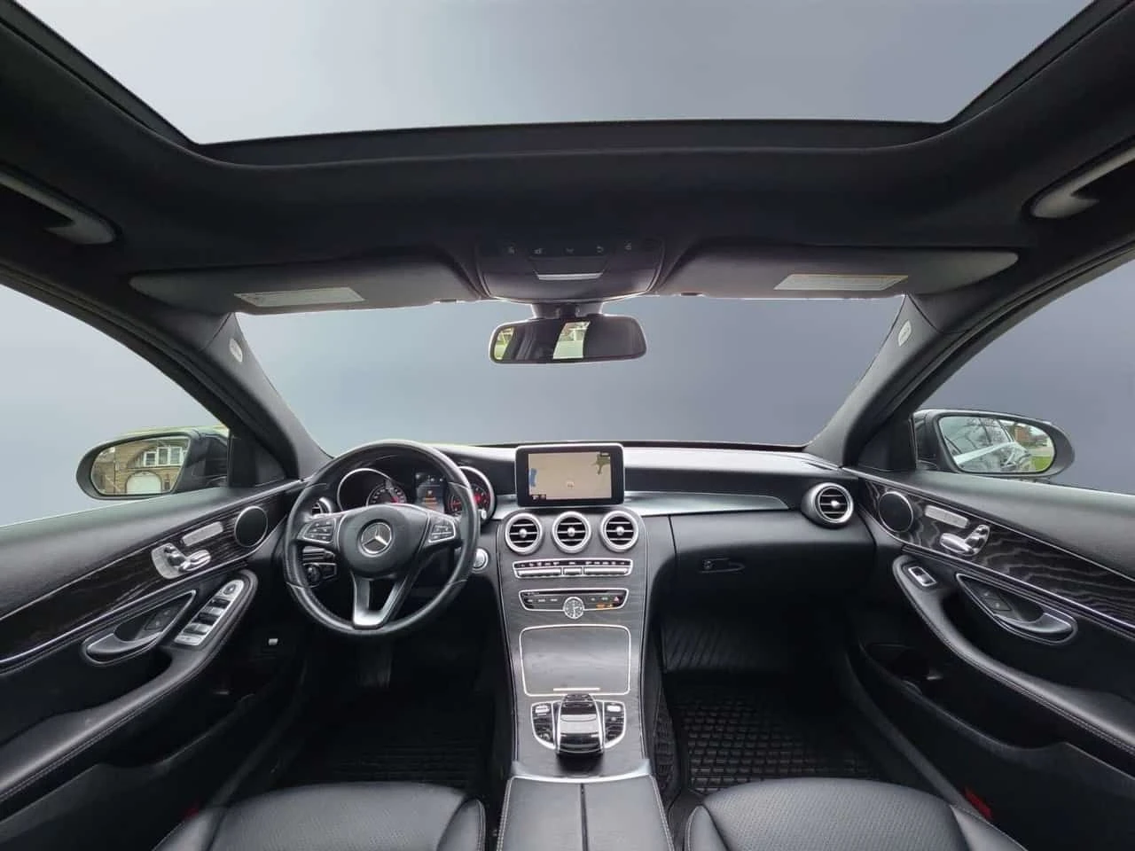 Mercedes-Benz C 300 * C300 4MATIC AMG PKG * NO ACCIDENTS / PANO / BLIN, снимка 8 - Автомобили и джипове - 54917342