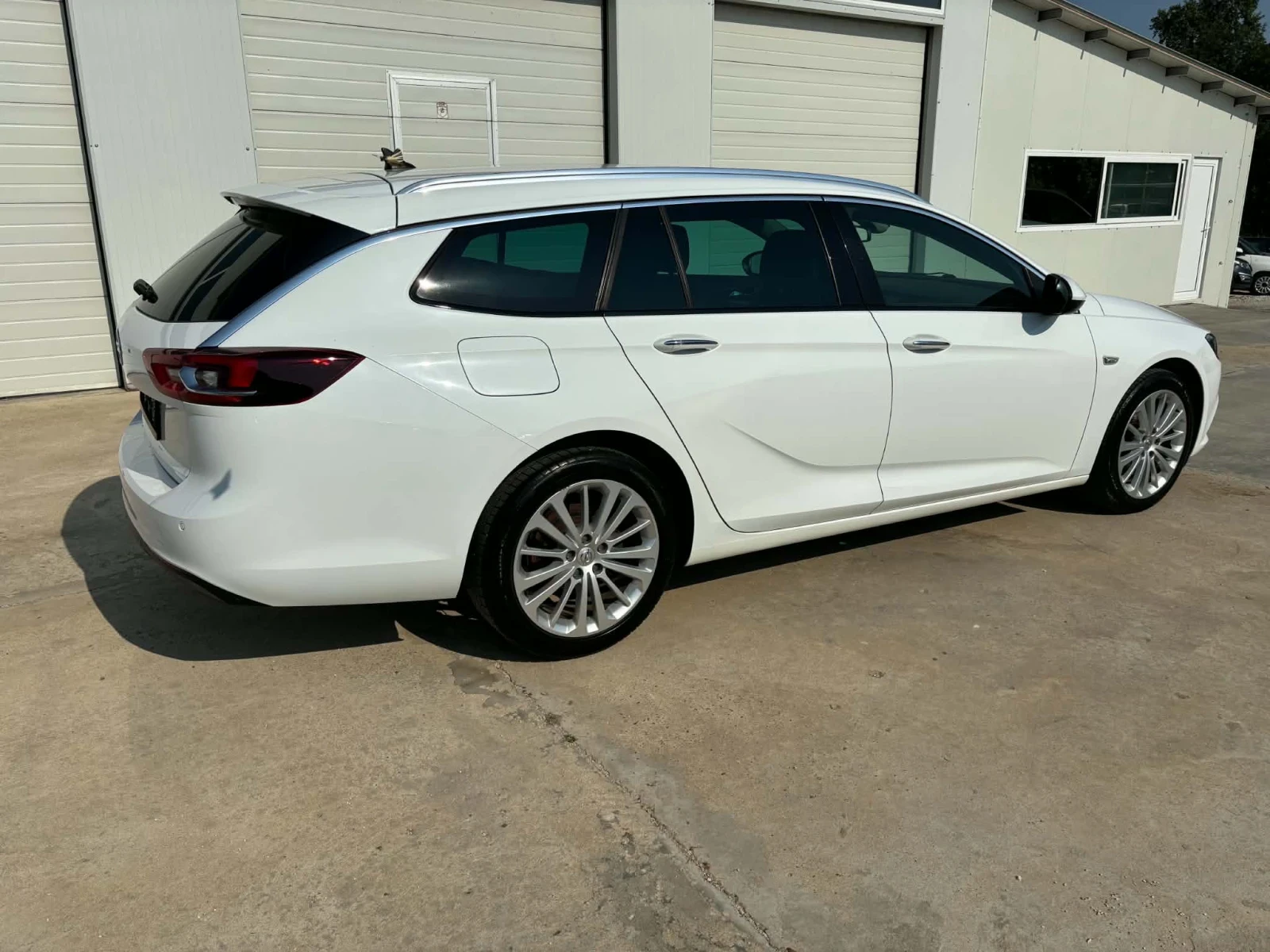 Opel Insignia 2.0cdti 170k.c* Navi* Nova* , снимка 15 - Автомобили и джипове - 55182458