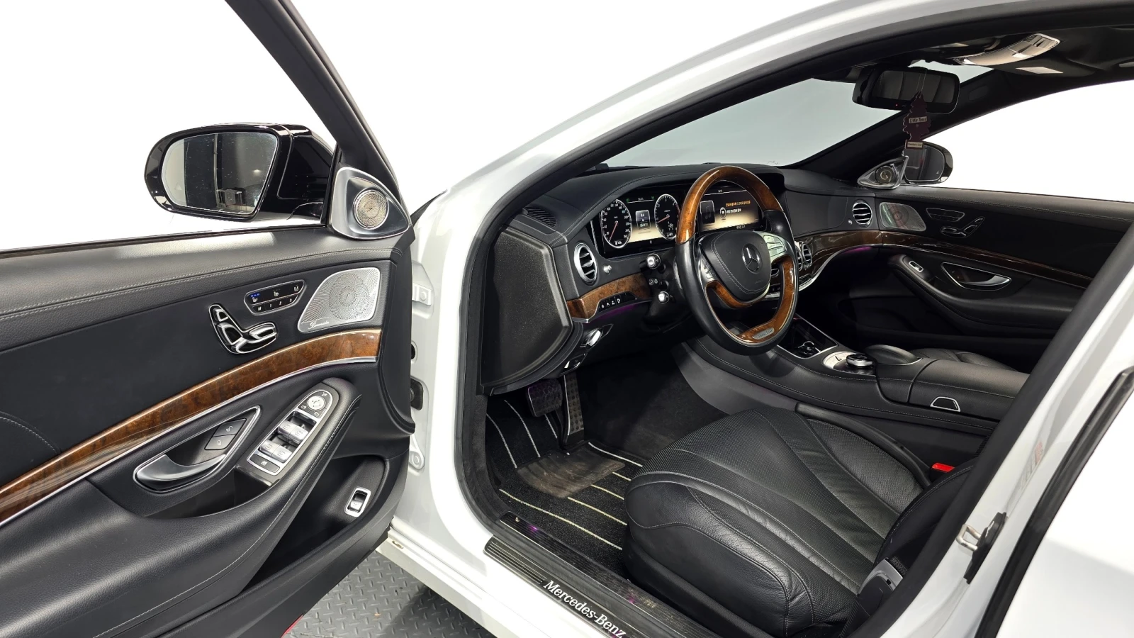 Mercedes-Benz S 350 D* Long* Pano* Keyless* TV, снимка 9 - Автомобили и джипове - 55245247