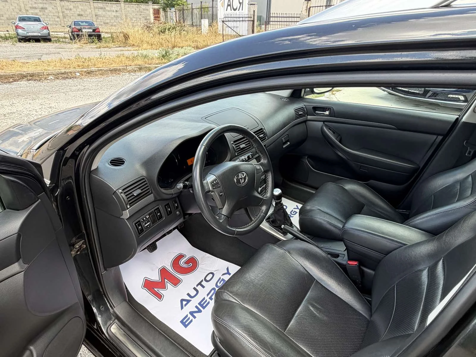 Toyota Avensis, снимка 8 - Автомобили и джипове - 55402450