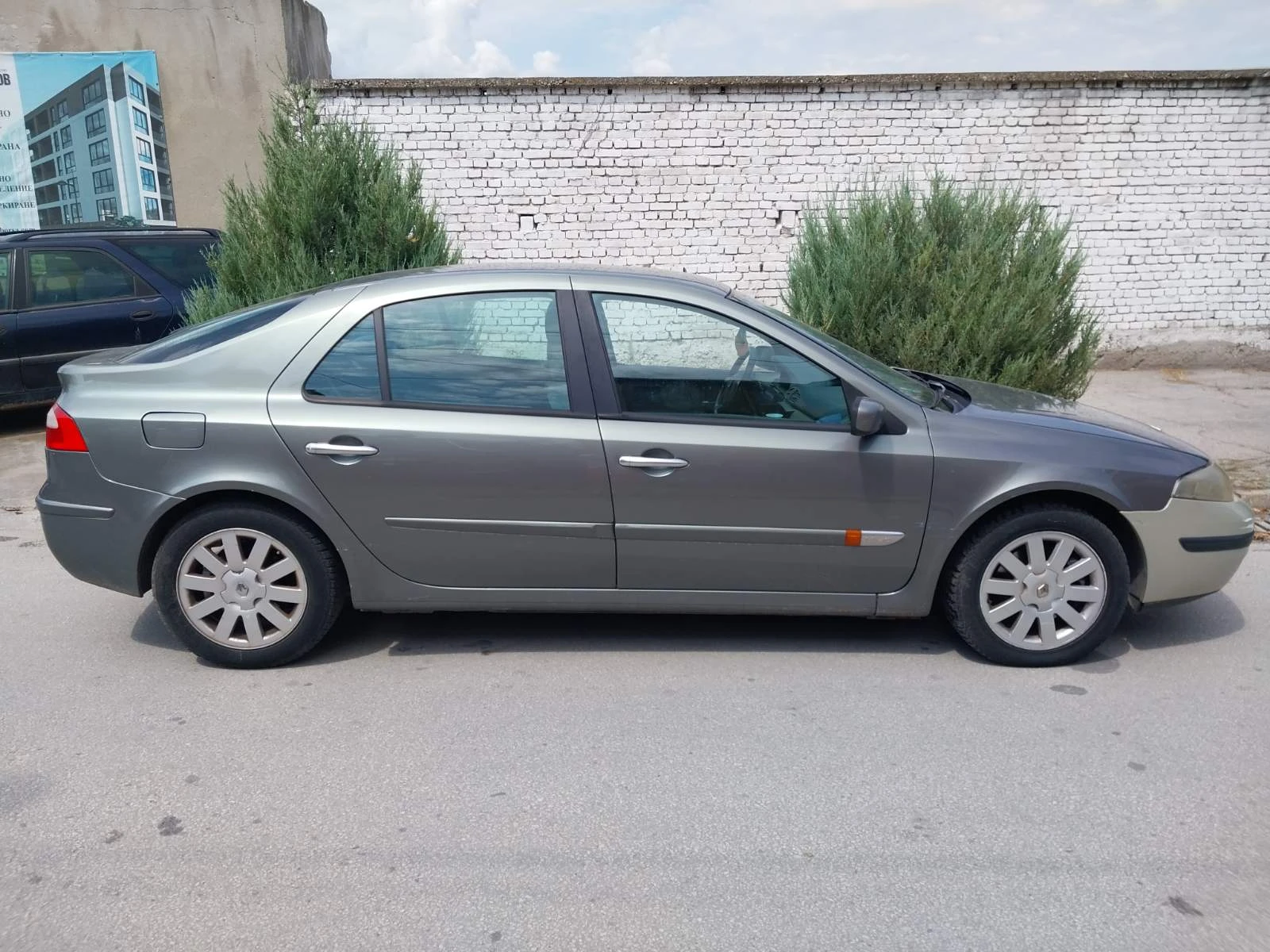 Renault Laguna 1.9 dci, снимка 8 - Автомобили и джипове - 55403788