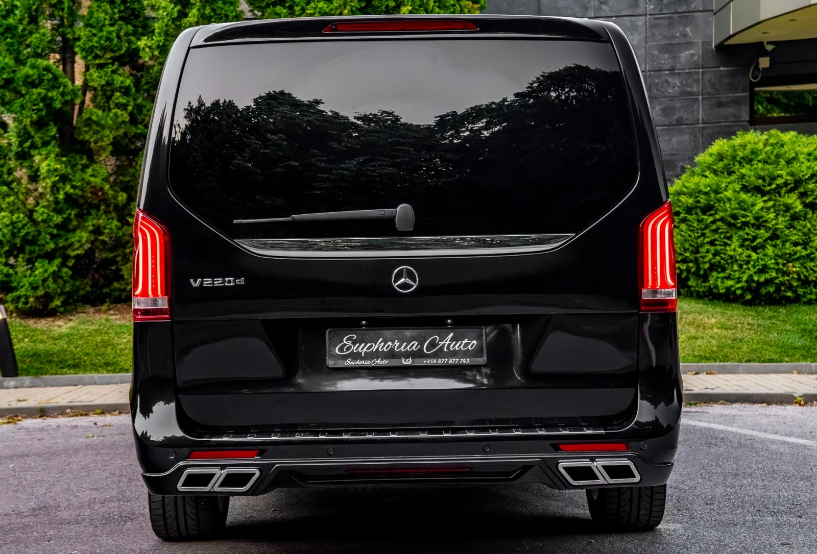 Mercedes-Benz Viano V220d EXTRALONG* AMG* BIG SCREAN* BUSINESS CLASS , снимка 4 - Автомобили и джипове - 55504788