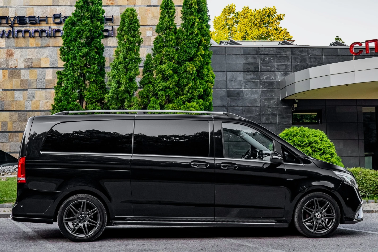 Mercedes-Benz Viano V220d EXTRALONG* AMG* BIG SCREAN* BUSINESS CLASS , снимка 6 - Автомобили и джипове - 55504788