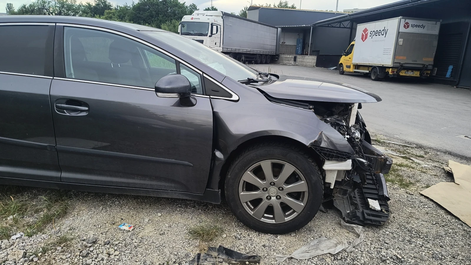 Toyota Avensis, снимка 5 - Автомобили и джипове - 56010446