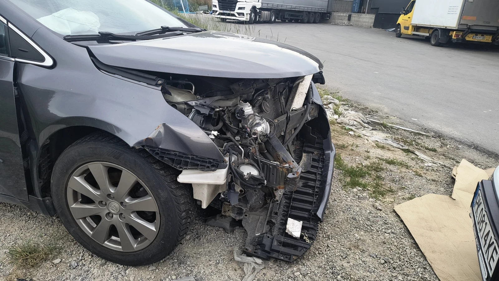 Toyota Avensis, снимка 4 - Автомобили и джипове - 56010446