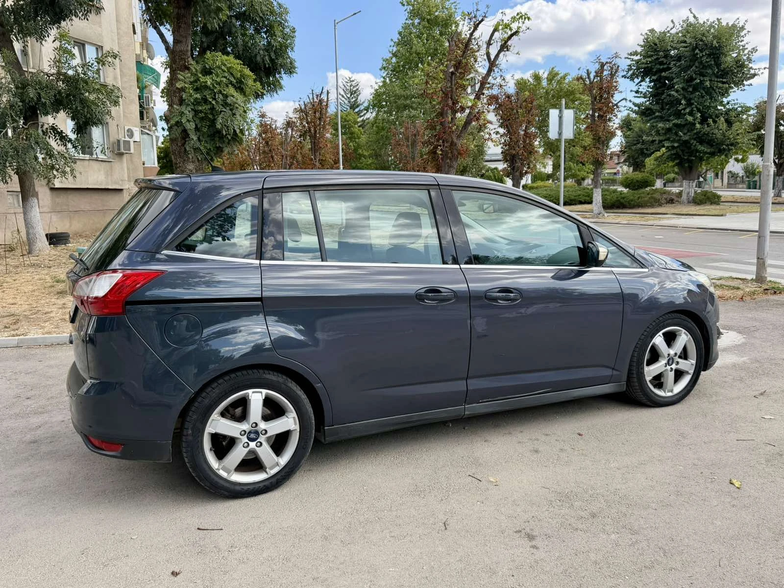 Ford Grand C-Max 7 местен , снимка 4 - Автомобили и джипове - 56057822